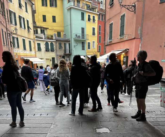 Viele Touristen in Vernazza