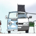 Illustration: links Suse in jung neben einem himmelblauen alten VW-Bus, rechts die heutige Supersuse neben einem nagelneuen Bulli